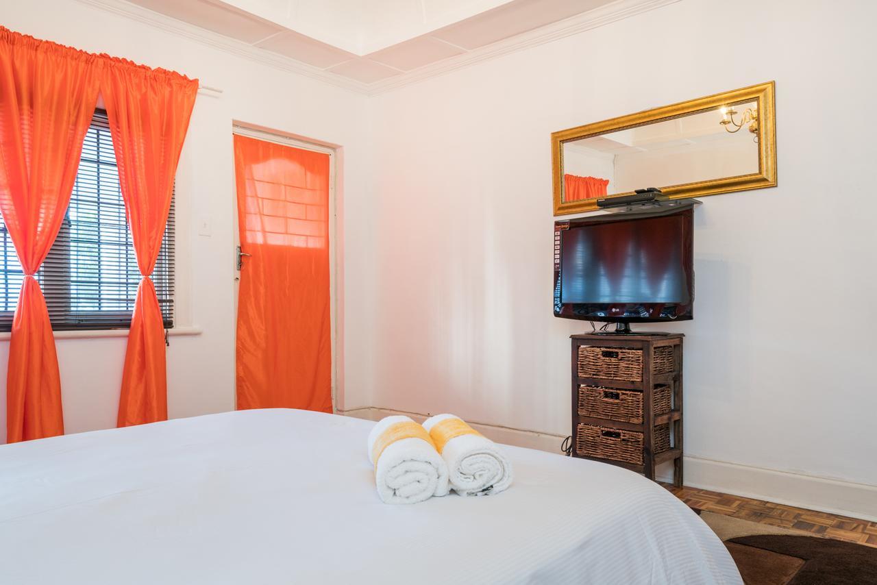 Guest house Four Sea Point